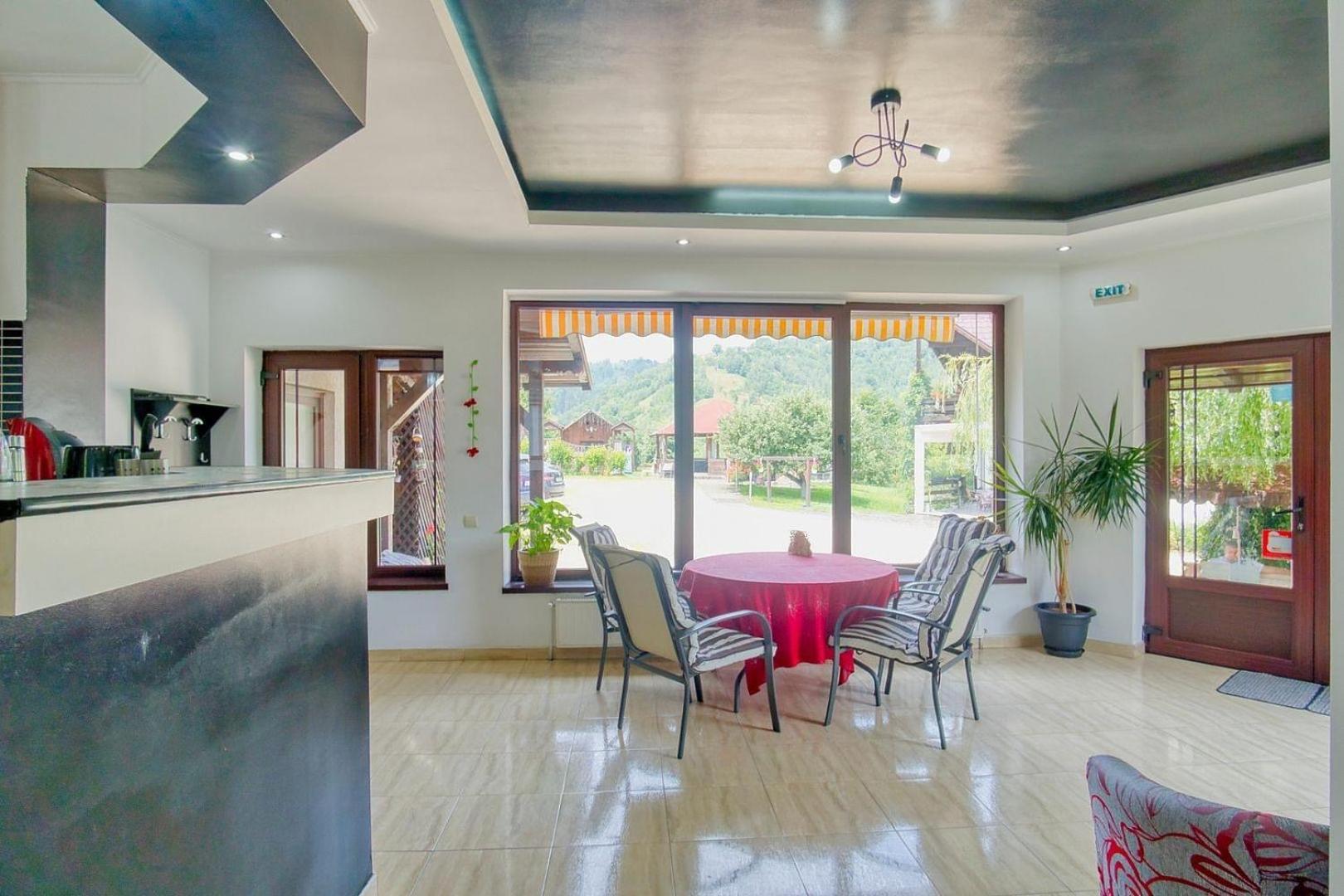 Casa Preto E Branco Ξενοδοχείο Moieciu de Jos Εξωτερικό φωτογραφία